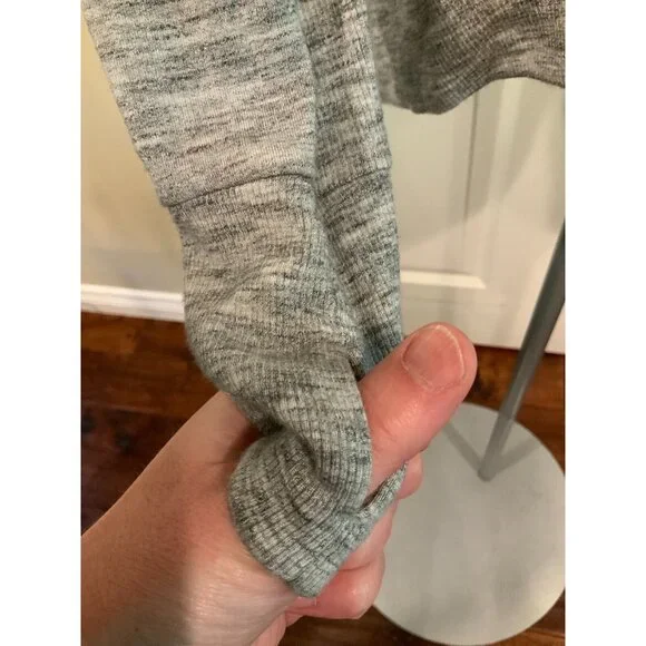 Athleta Heathered Gray Hoodie W/ Thumb Holes, Size XS (US) - Picture 4 of 9